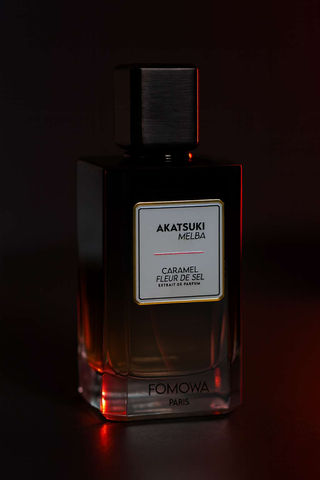 Photographe produit Paris – flacon parfum Fomowa Akatsuki.