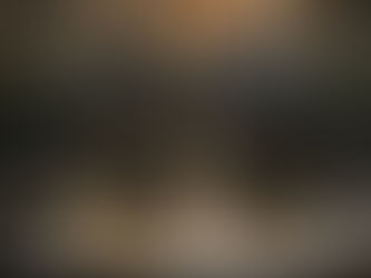 Aula del Tribunale di Milano durante la sentenza storica sul caso The Rock Trading: Guardia di Finanza, imputati e simboli delle criptovalute, primo processo penale italiano sul collasso di un exchange crypto