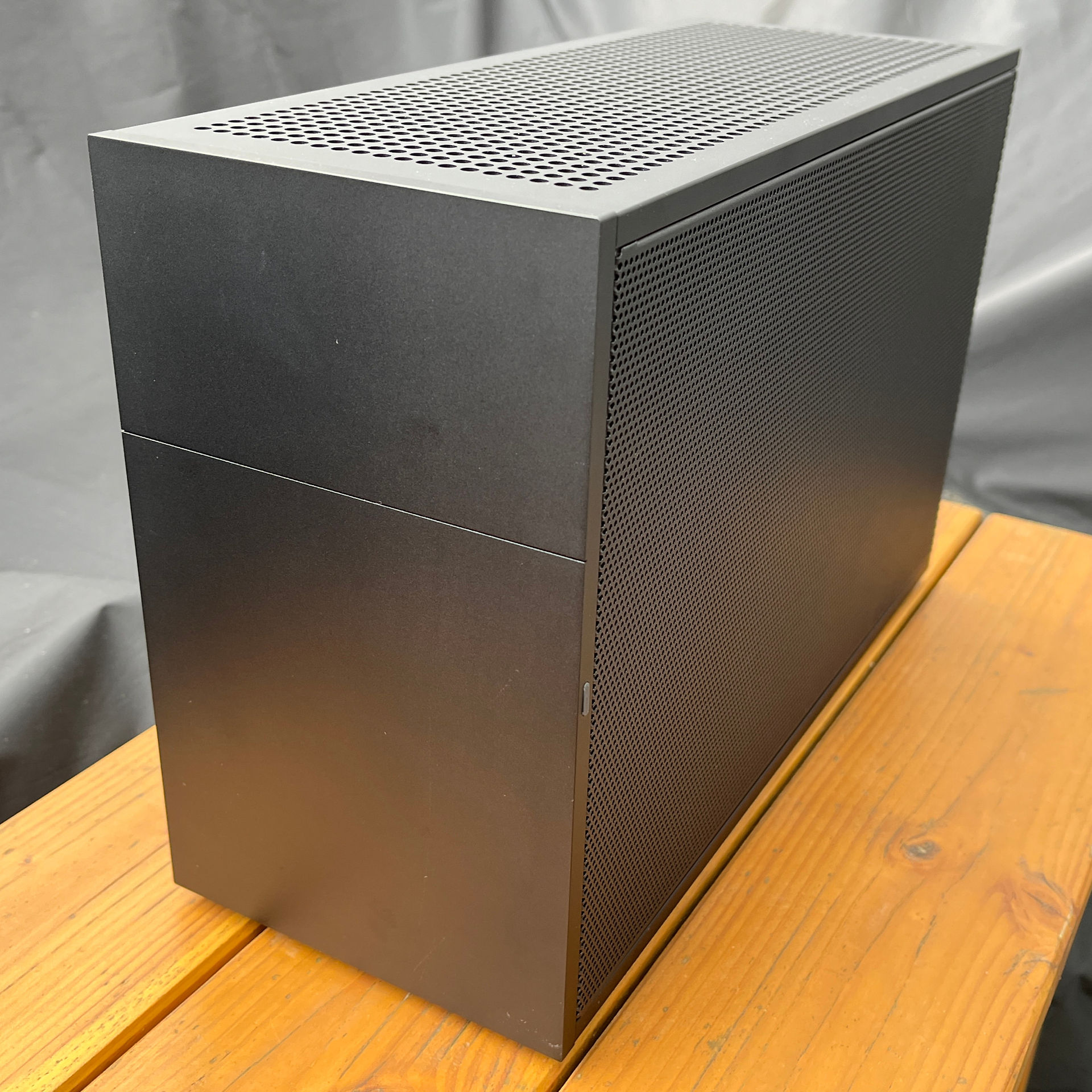 FormD T1 Black on a table