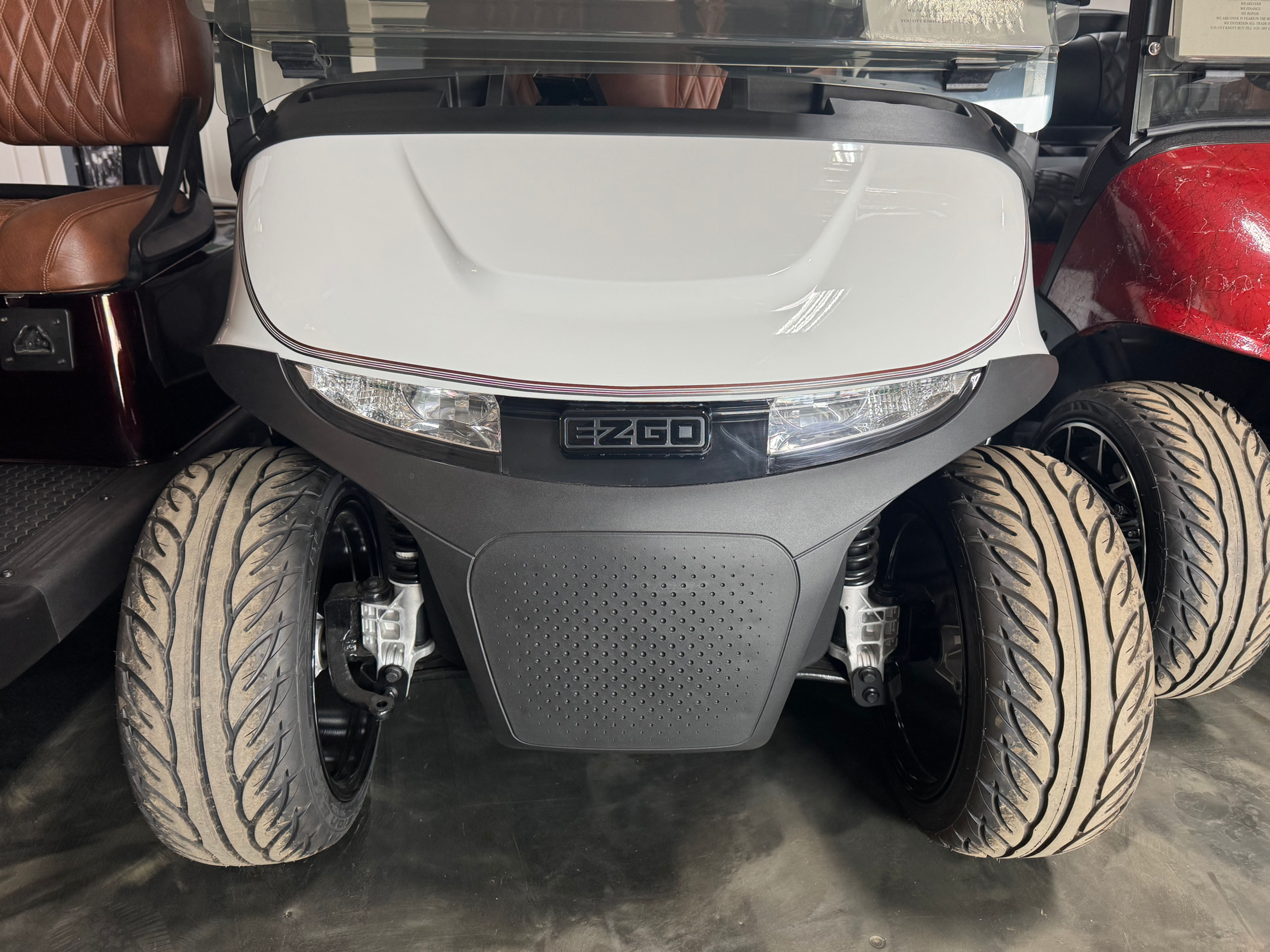 2026 E-Z-GO RXV Gas Valor