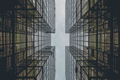 Edifício de vidro abstrato