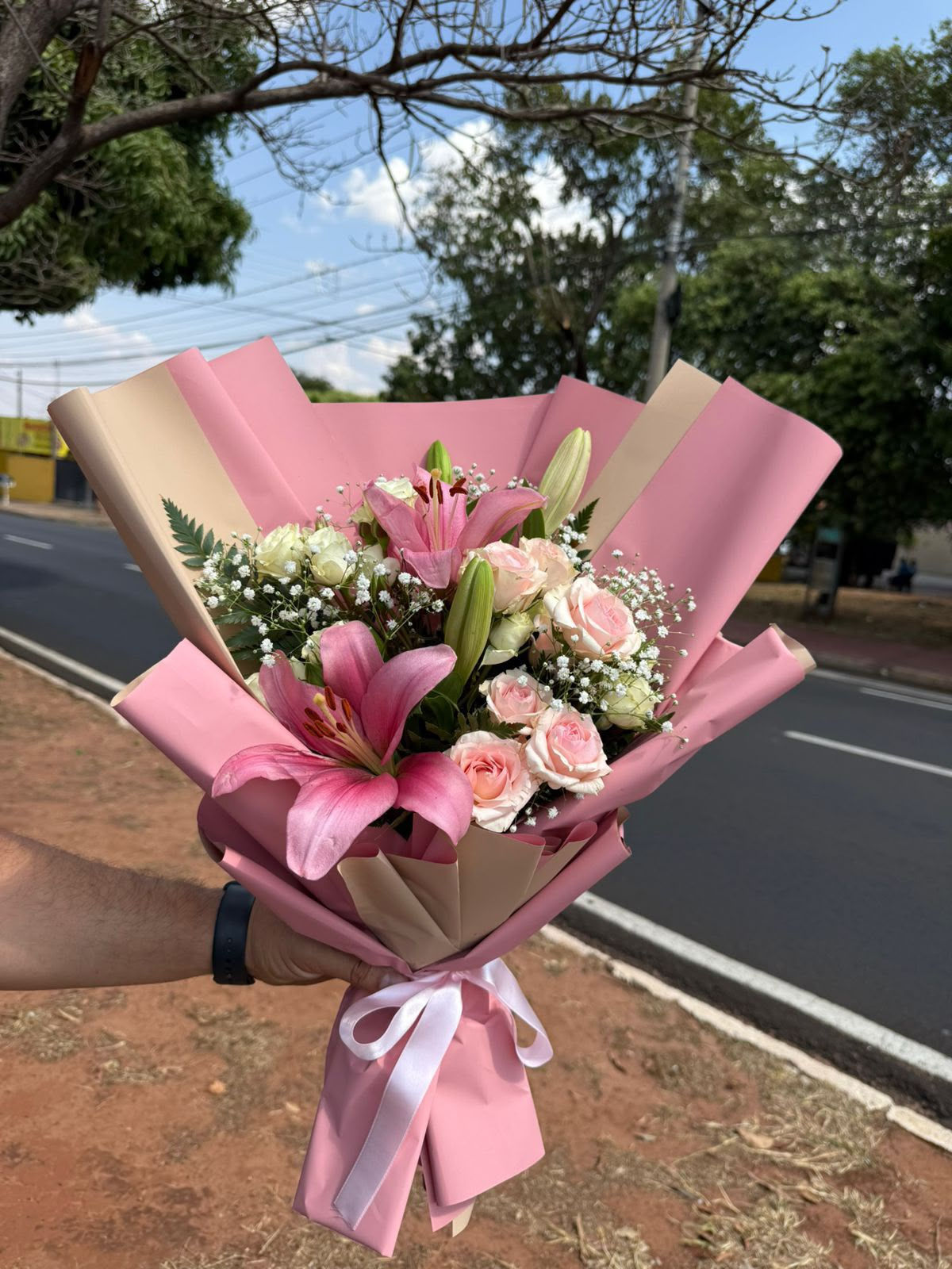 Buquê de Lírios Rosa em Dobradura Coreana