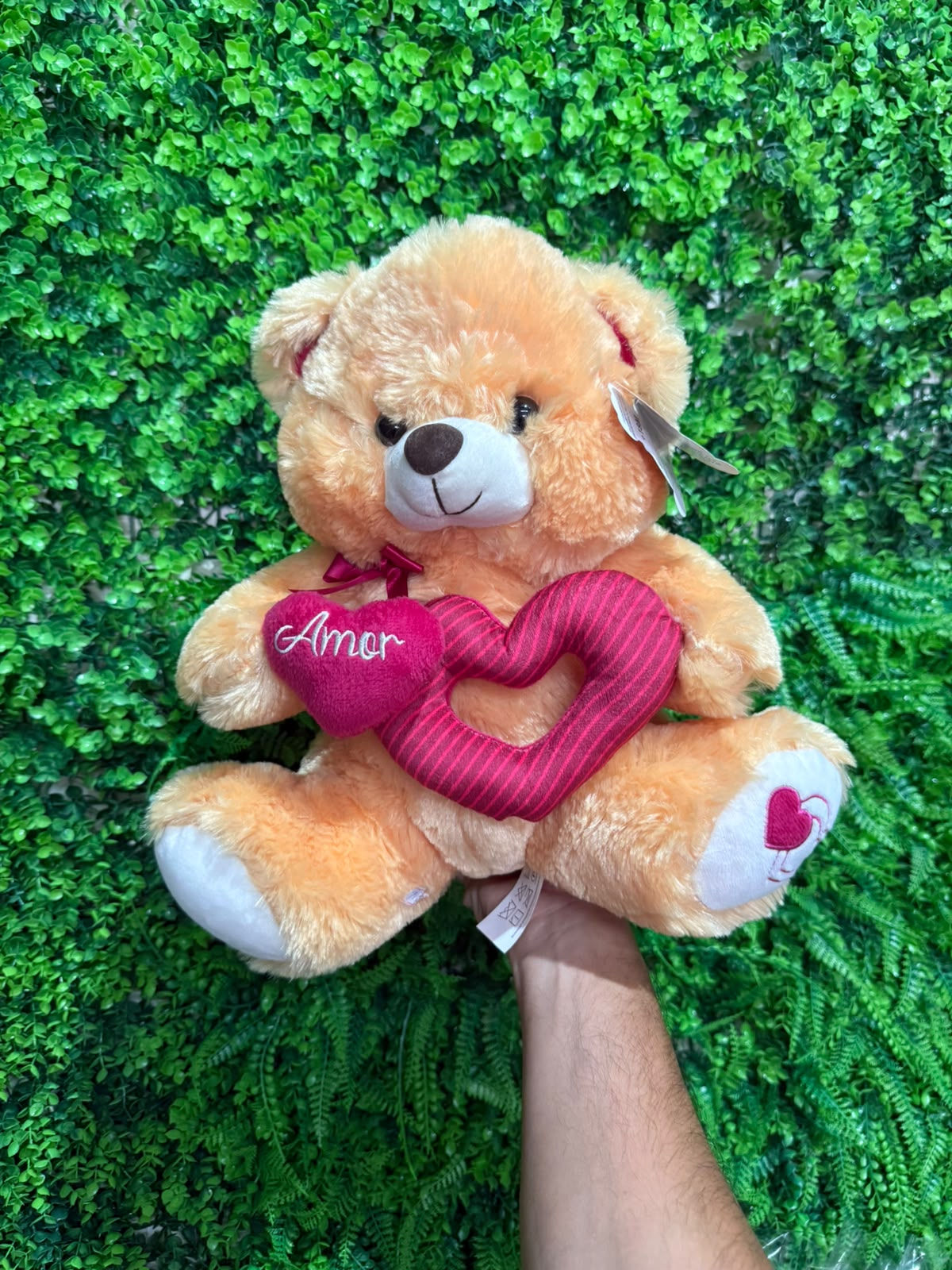 Urso de Pelúcia Caramelo com Corações – 31 cm
