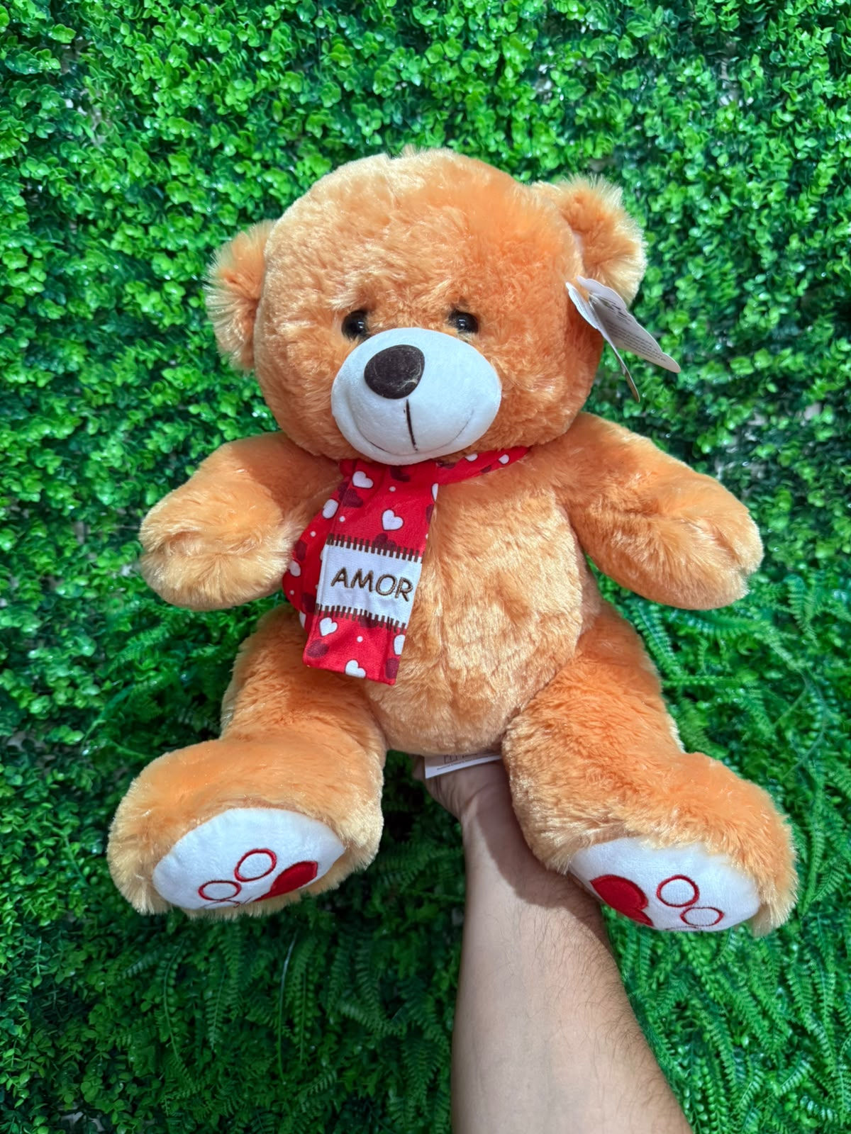 Urso de Pelúcia Caramelo com Cachecol Amor – 31 cm