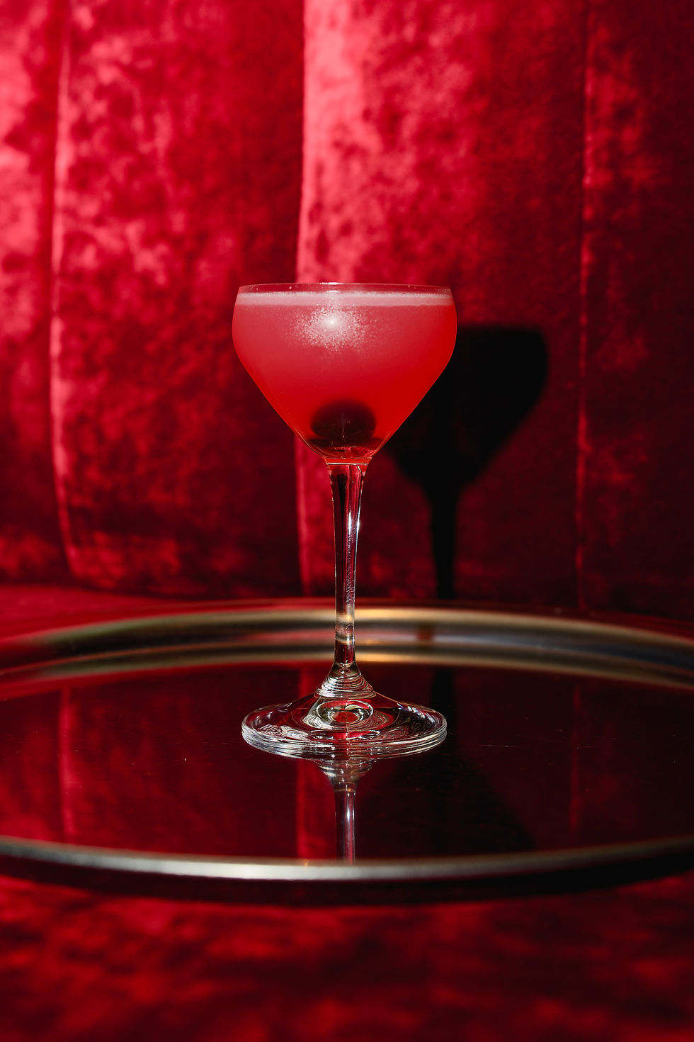 Cocktail rose au bar Sauvages - Bistrot parisien & bar.
