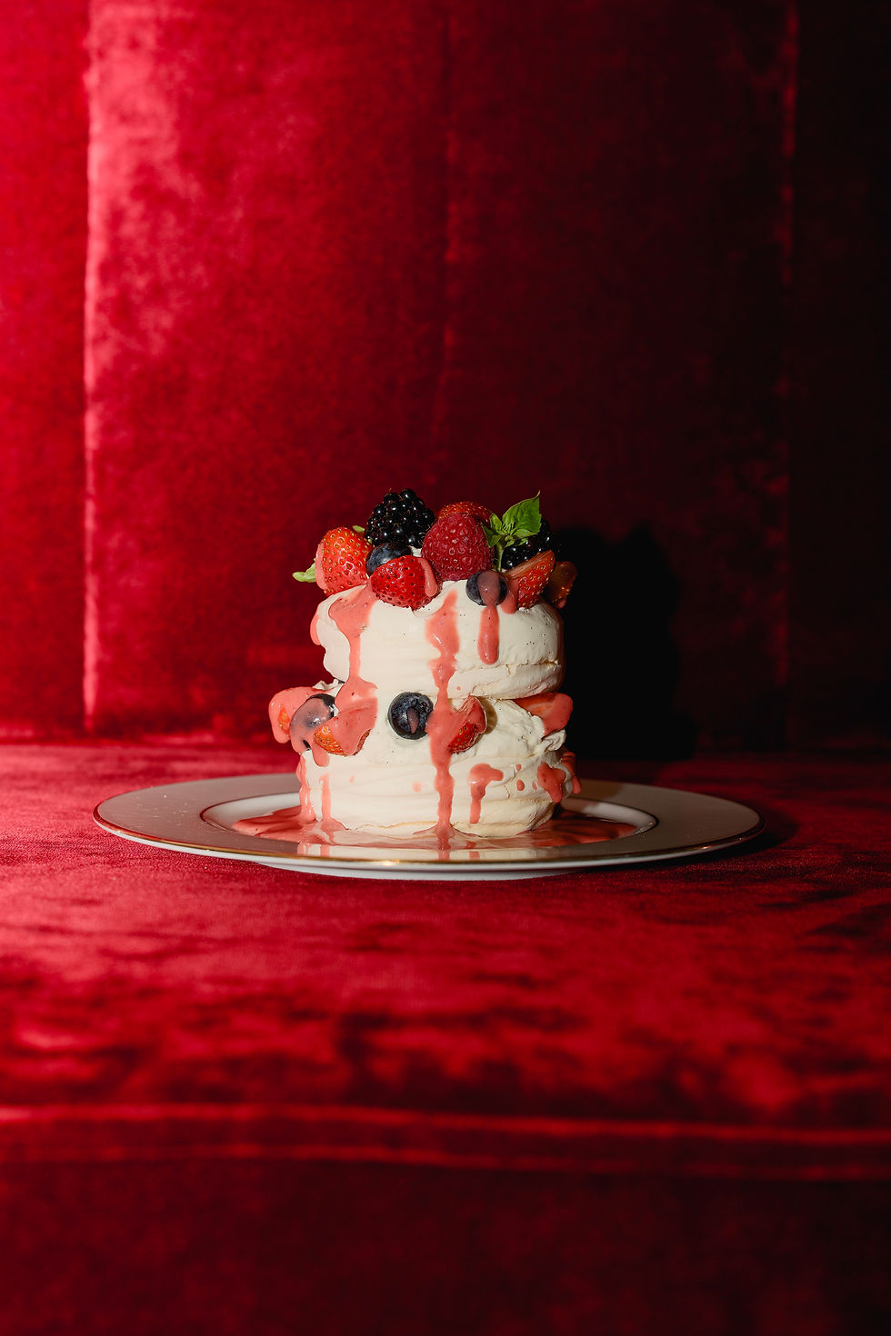 Pavlova aux fruits rouges chez Sauvages - Bistrot parisien & bar