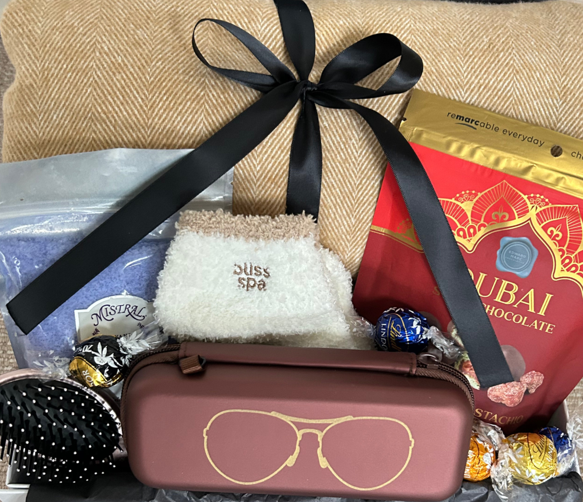 March Winds Lux Throw Box