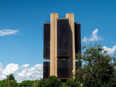 Banco Central da Tailândia reduz juros para sustentar crescimento diante de incertezas