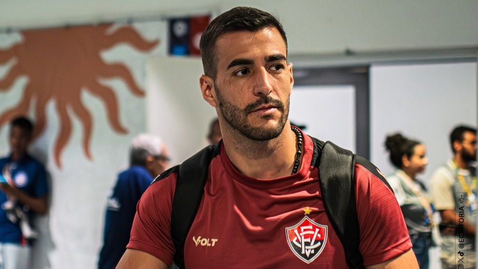 Raúl Cáceres tem lesão muscular grau 2 confirmada; Vitória não divulga prazo para recuperação