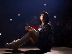 Billie Eilish revela que quase retirou “Birds of a Feather” do álbum