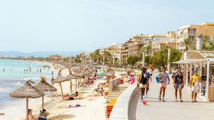 Overtourismus sílí. Evropské ostrovy zpřísňují pravidla pro návštěvníky