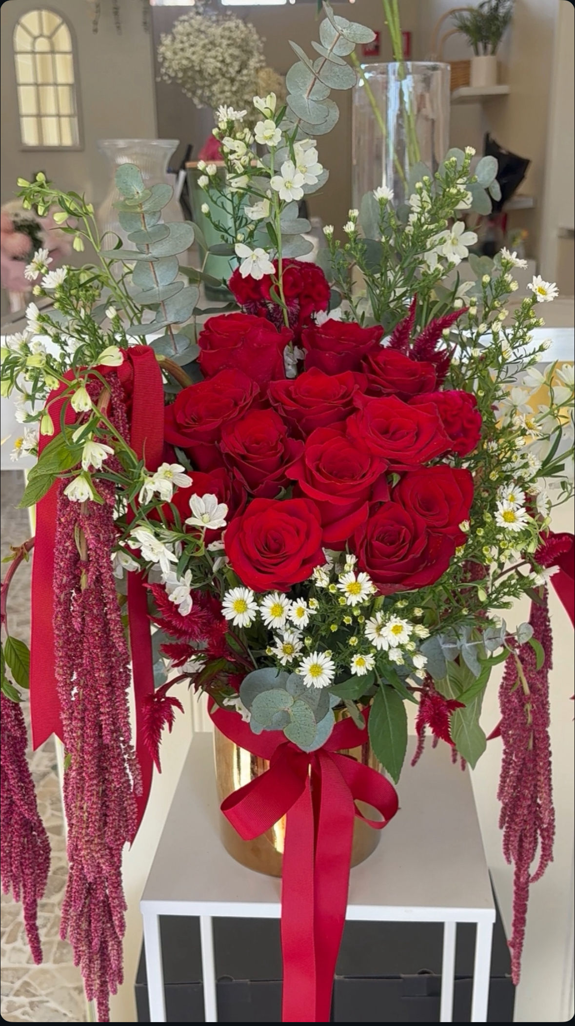 LUXURY ROSE VASE ARRANGEMENT