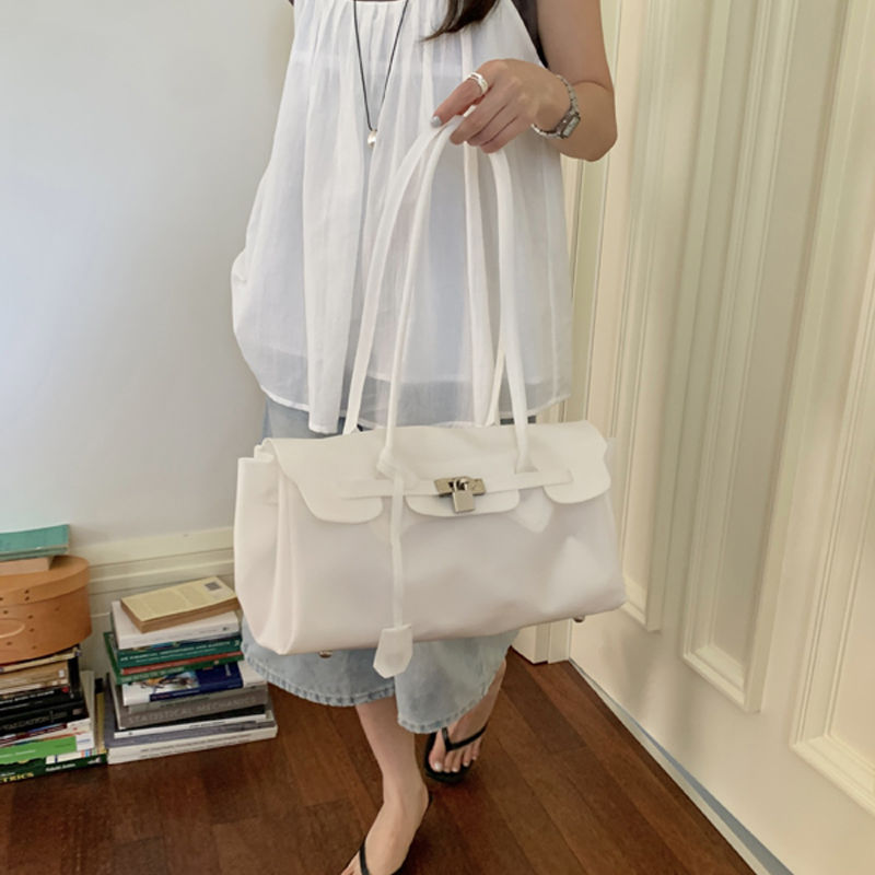 Thumbnail: Elegant Pink Tote Shoulder Bag – Chic Everyday Luxury