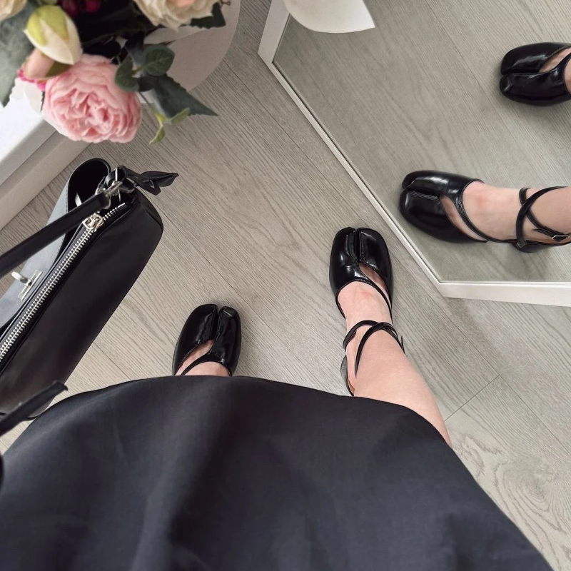 Thumbnail: Tabi Style Sandals – Unique Elegance for Modern Women