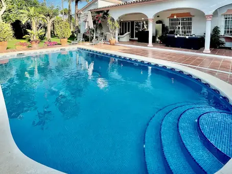 Why Marbella for a luxury family holiday let in Spain?