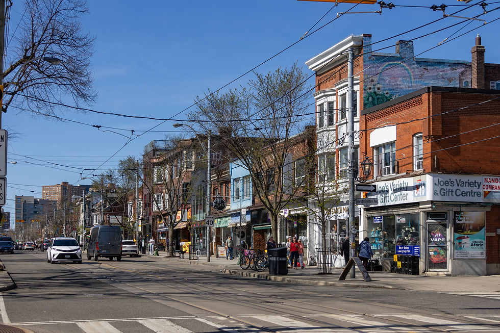 Roncesvalles_Avenue,_April_27_2026_(11).jpg