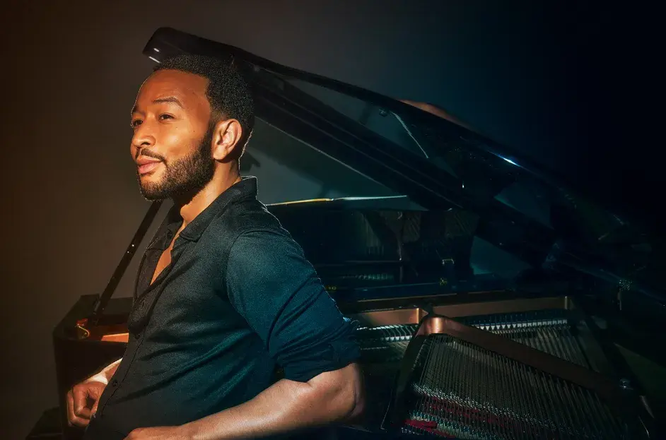 JOHN LEGEND.webp