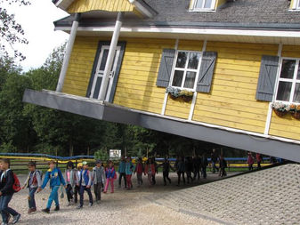 Wycieczka na "Farmę iluzji" / a trip to the "illusion farm"