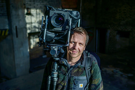 Šimon Vejvančický, čistě analogová industriální fotografie, fotograf s velkoformátovými aparáty
