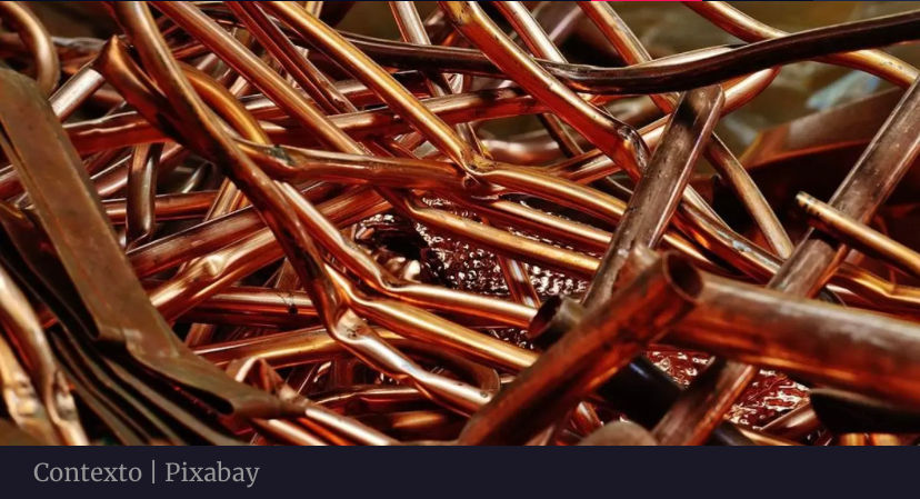 Cobre se desploma casi un 5% ante temores por un lento crecimiento y nuevas restricciones en China