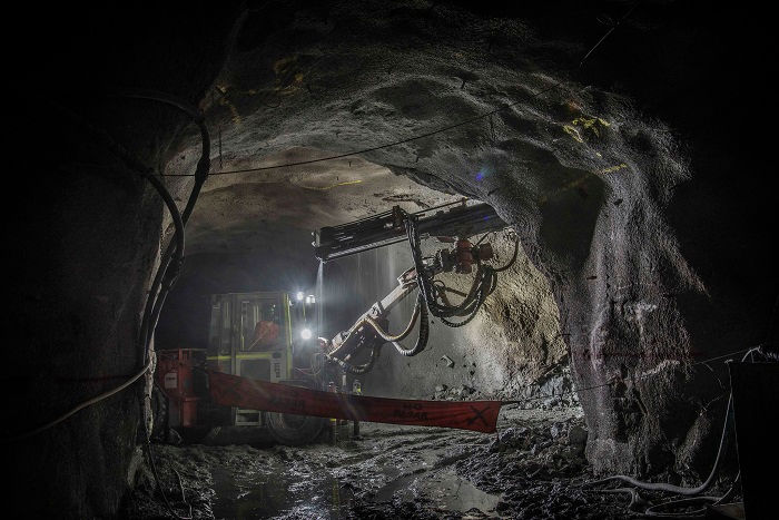 Imacec minero de abril cae 0,1%