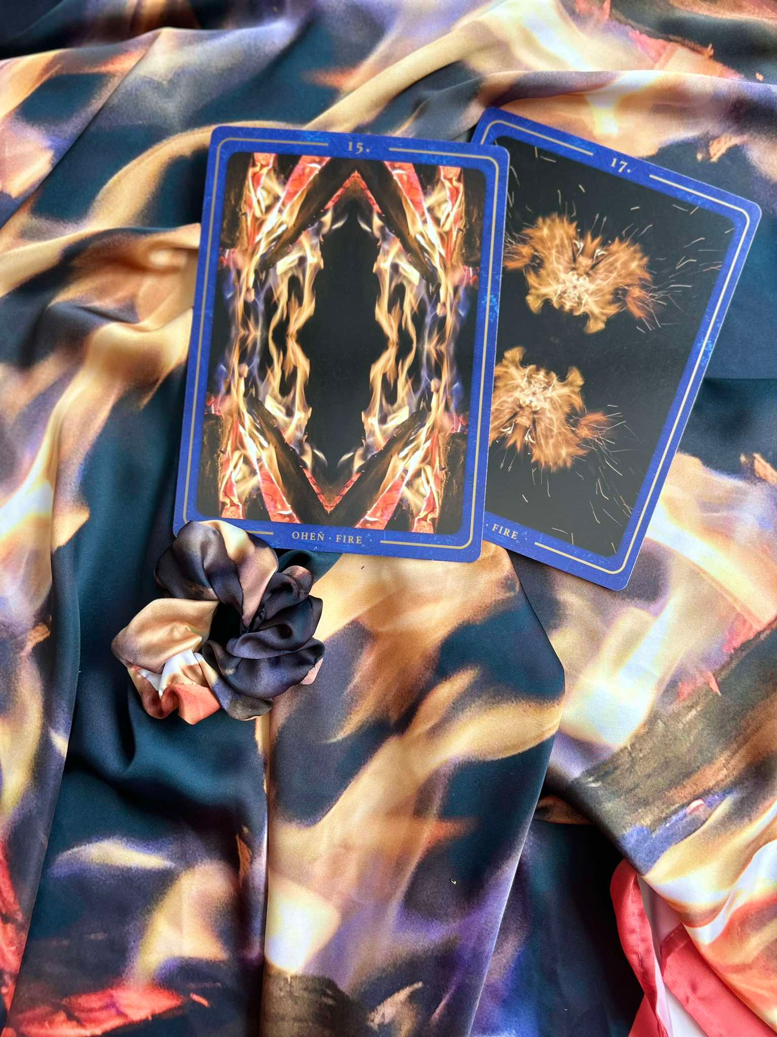 Autorské živlové scrunchies - umenie do vlasov - živel oheň