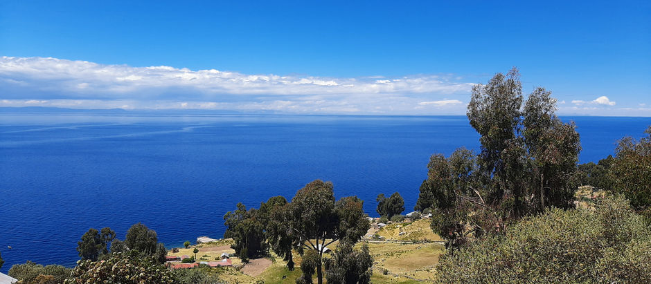 Las aguas del Titicaca son el misterio de los Andes.