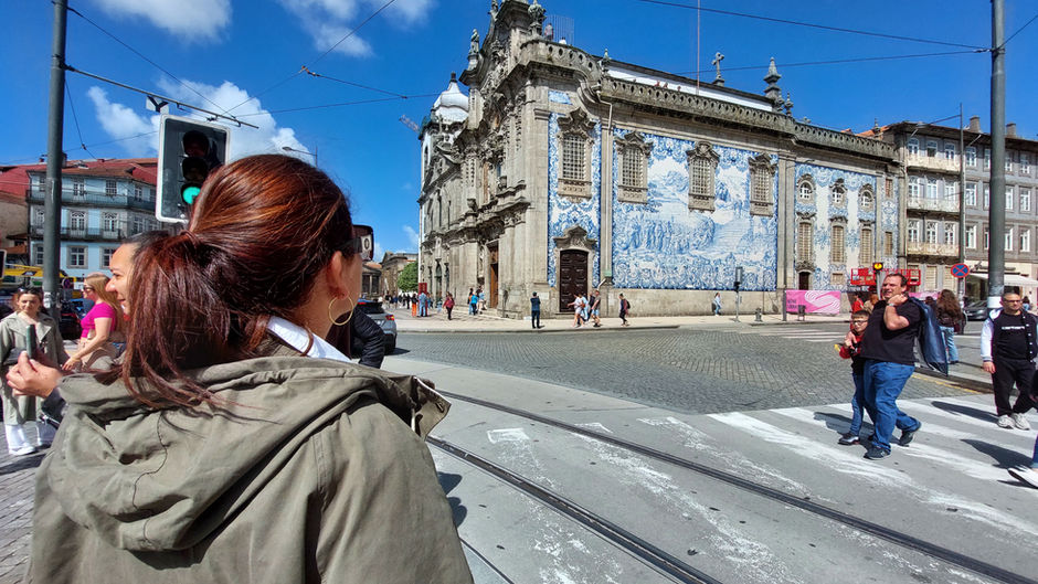 Los azulejos, los fados y el oporto sellan la identidad de Portugal.