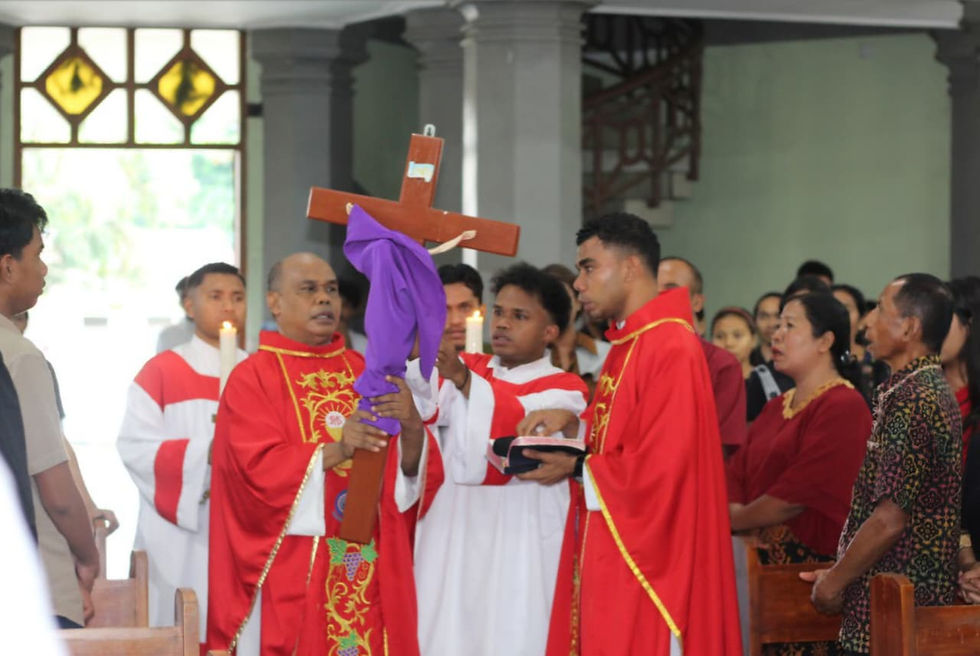 Dalam Ibadat Jumat Agung di Ledalero, Umat Diajak Menghayati Kasih dan Pengorbanan Kristus