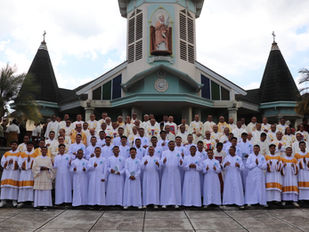 Akibat Guncangan Gempa, 27 Frater SVD Seminari Tinggi St. Paulus Ledalero Ikrarkan Kaul Kekal di Halaman Aula