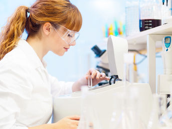 How to Choose a Spectrophotometer for More Reliable Lab Results