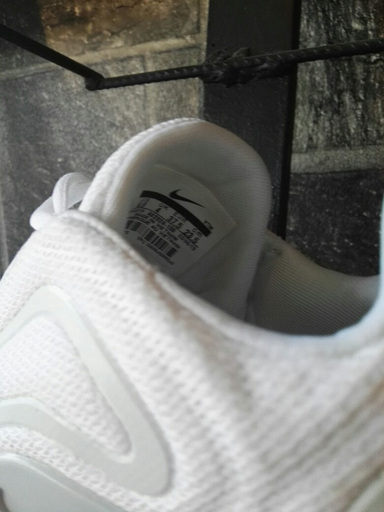 Küçük resim: Nike Air 720