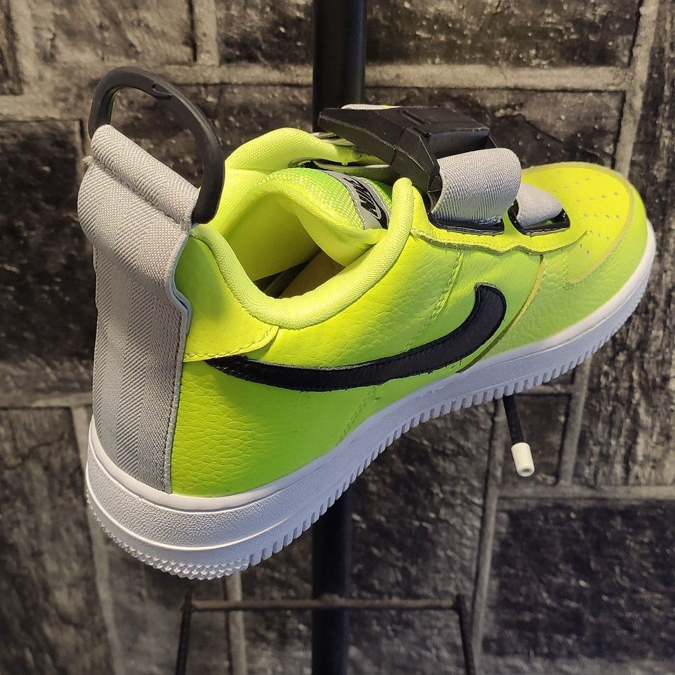 Küçük resim: Nike Air Force 1 Sneaker