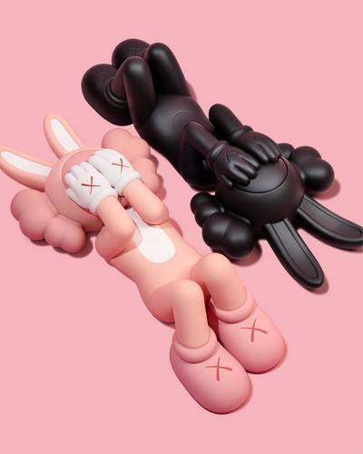 KAWS : HOLIDAY INDONESIA Figure | Hypebrix