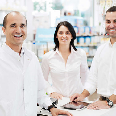 Apotheken-Fortbildung Apotheken-Schulung Kundenbindung steigern Kommunikationstraining Apothekenteam Kundenzufriedenheit steigern Umsatz steigern Kommunikationsfähigkeiten optimieren Kundenberatung Apotheke Apotheke Digitalisierung Apotheke Workshop Apotheke Podcast Teamtraining Apotheke Coaching Führungskräfte Apotheke Unterstützung für Apothekeninhaber Führungskräftetraining Mitarbeitermotivation steigern Beratungskompetenzen Workshop Unternehmensberatung Apotheke Kommunikationsfähigkeit verbessern Kommunikationsfähigkeit Kompetenz Kommunikationsfähigkeit trainieren Apotheken-Fortbildungen