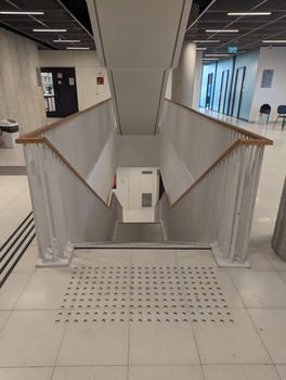 מדרגות נגישות.jpg