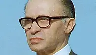 בעידן של העדר דוגמא אישית ותחושה של אובדן מנהיגות, כשהתדמית התקשורתית היא חזות הכל, מעוררת דמותו של מנחם בגין געגועים בקרב אוהדים כמתנגדים. אורח חייו הצנוע, יושרו, רגישותו, נאומיו ודביקותו בעקרונותיו מעוררים רצון עז לבדוק את החומרים מהם היתה מורכבת מנהיגותו. 