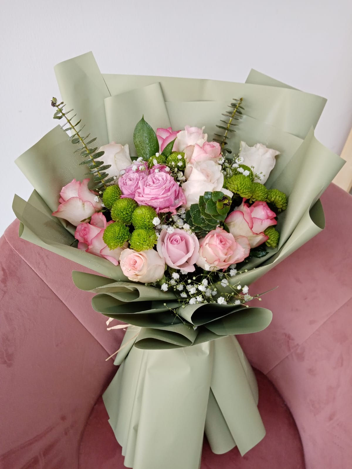 jumella rose flowers hand bouquet