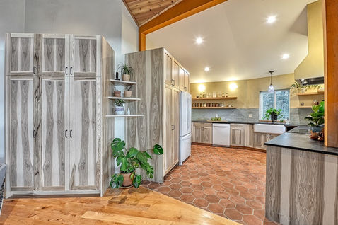 2660 Northshore Rd. - Kitchen 1 web.jpeg
