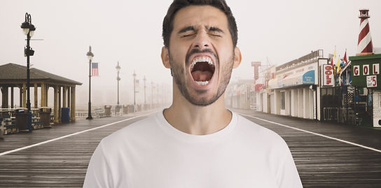 När alla förväntar sig att du ska lösa allt – samtidigt.
Som skolledare är du ofta klämd mellan förväntningar från tre håll: vårdnadshavare som kräver förändring, personal som vill ha arbetsro och politiker som jagar snabba resultat. Att leda i motvind hör till vardagen, men det finns verktyg för att inte blåsa omkull.