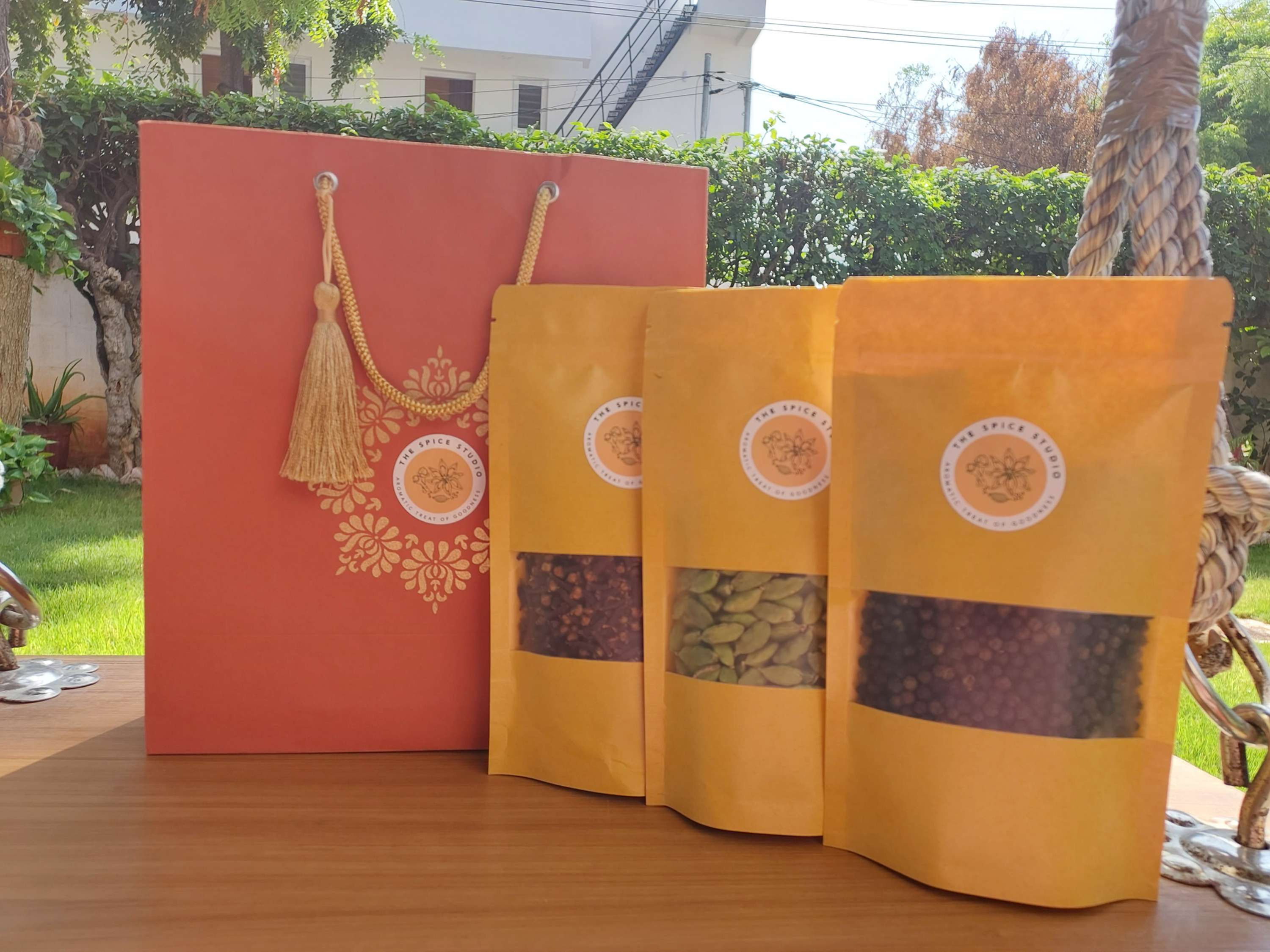 Utsav Hamper (3 in one)(350gms)