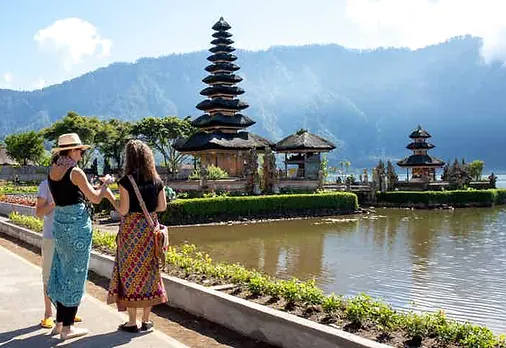 Grand Lovina Tour