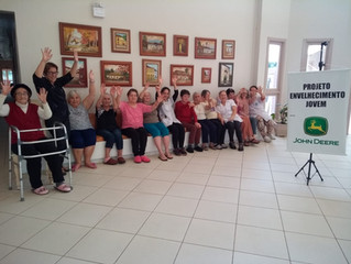 Voluntários da empresa John Deere