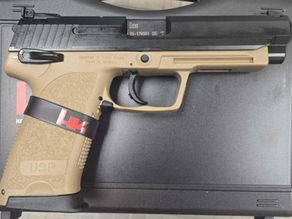 H&K USP Expert in a Limited Run FDE 45acp Ambi Safety 2 Mags Adjustable rear sight - Be sure to sign up for the emailer to get all the specials and promo's