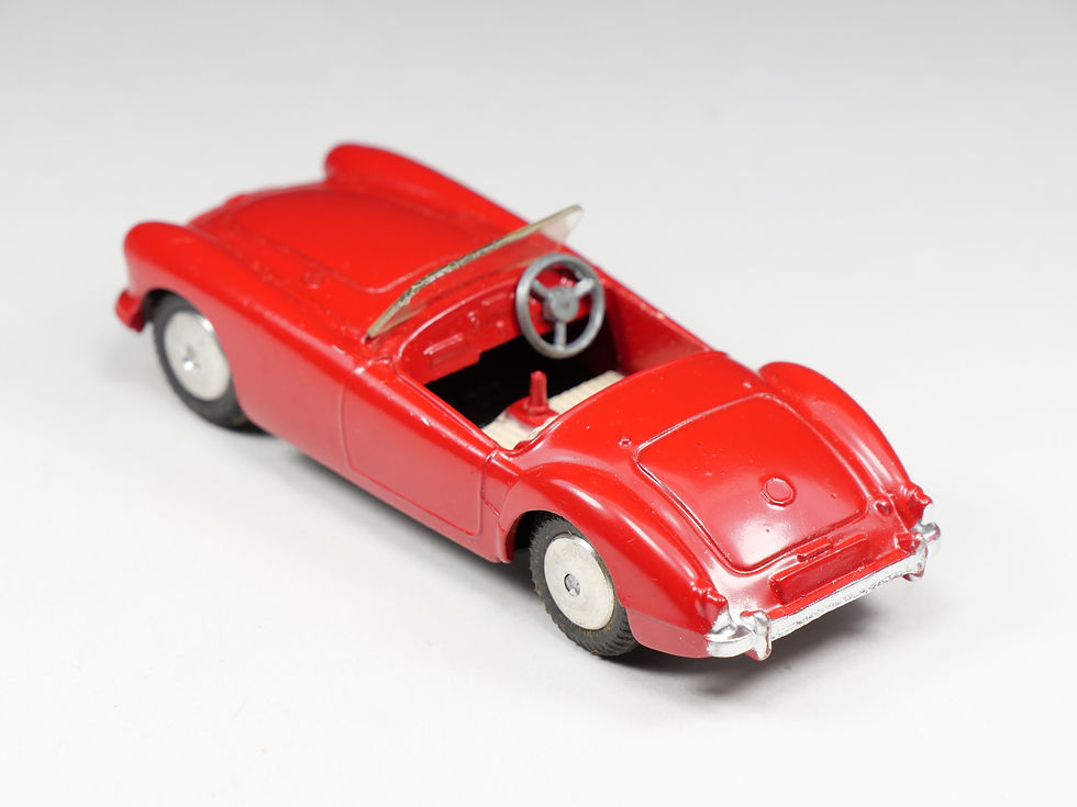 Thumbnail: CORGI - 302 - MGA Sports Car - Rouge - En boite