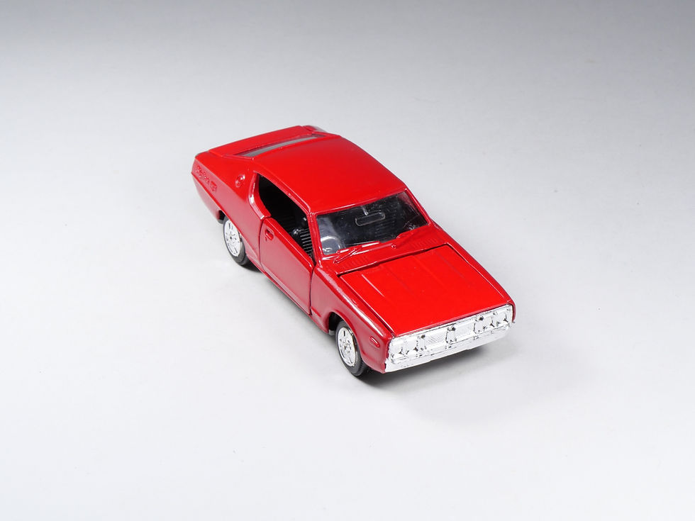 Miniatura: YONEZAWA - D-16 - Nissan Skyline 2000 HT - Rouge - 1/43