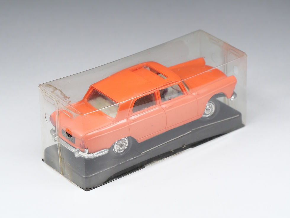 Thumbnail: NOREV - 51 - Peugeot 404 - Servo direction - Orange Saumon - En boite