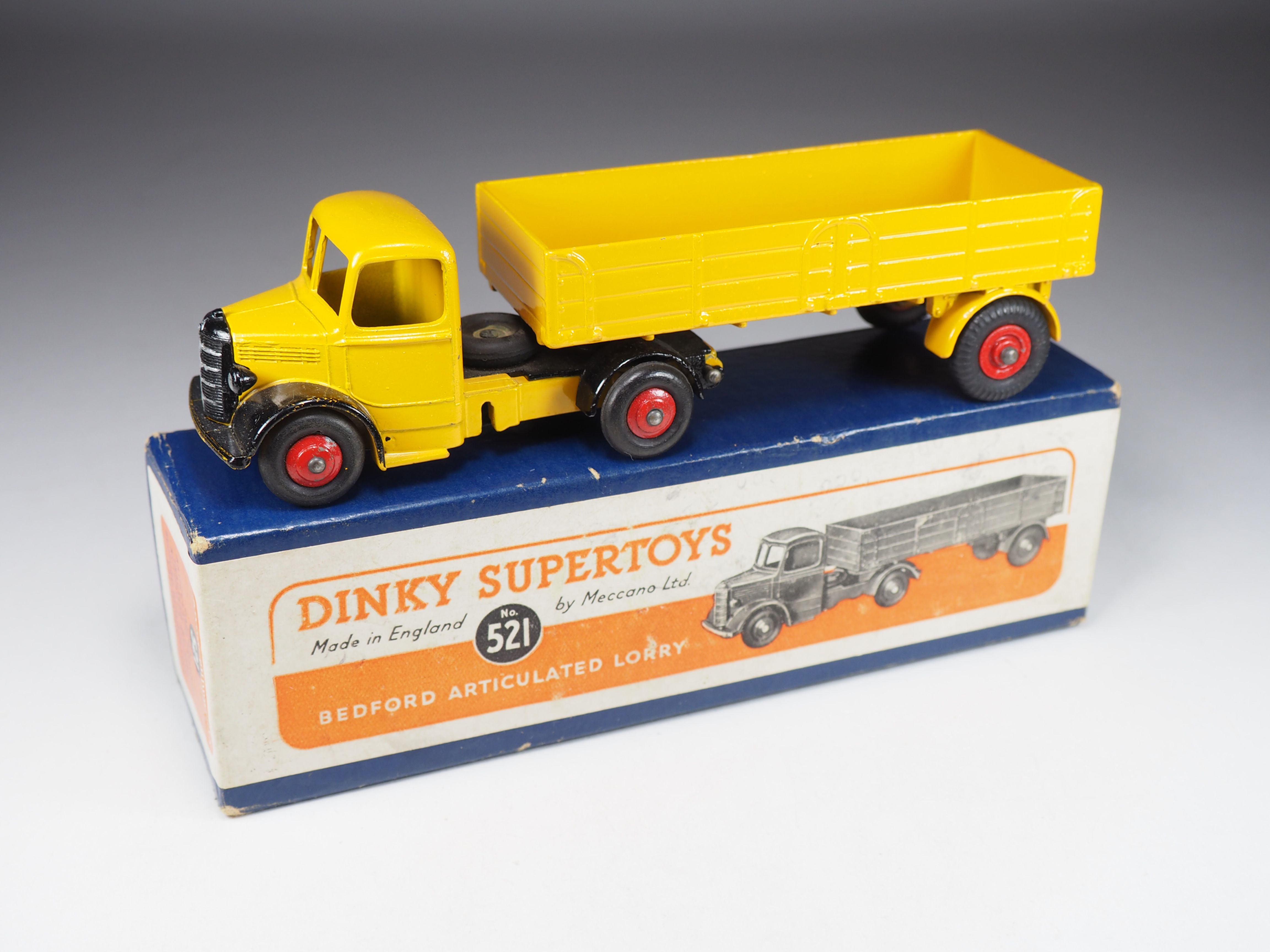 DINKY TOYS ENGLAND - 521 - BEDFORD ARTICULATED LORRY - 1/43