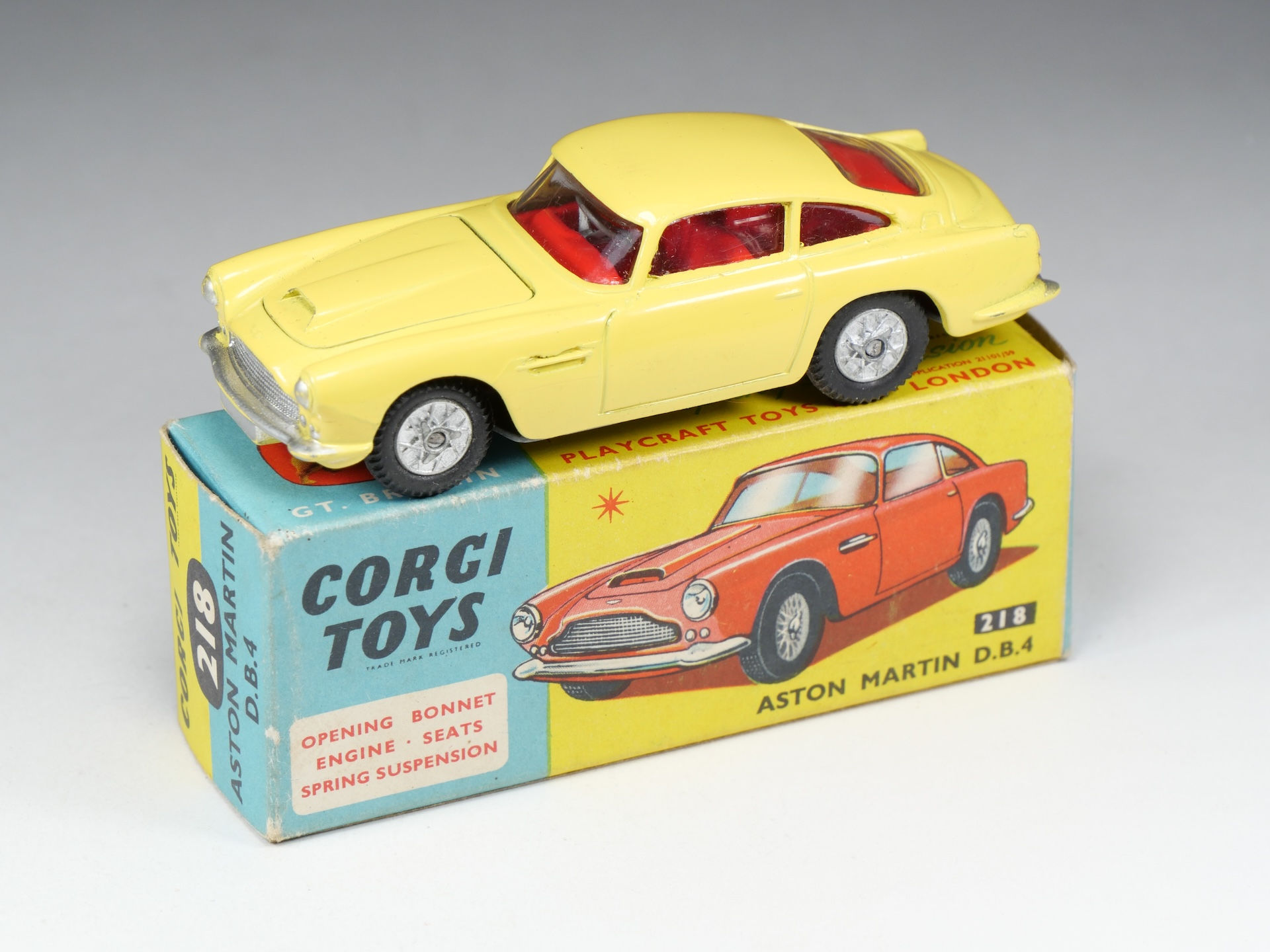 CORGI TOYS - 218 - Aston Martin DB4 - Roues moulées - En boite