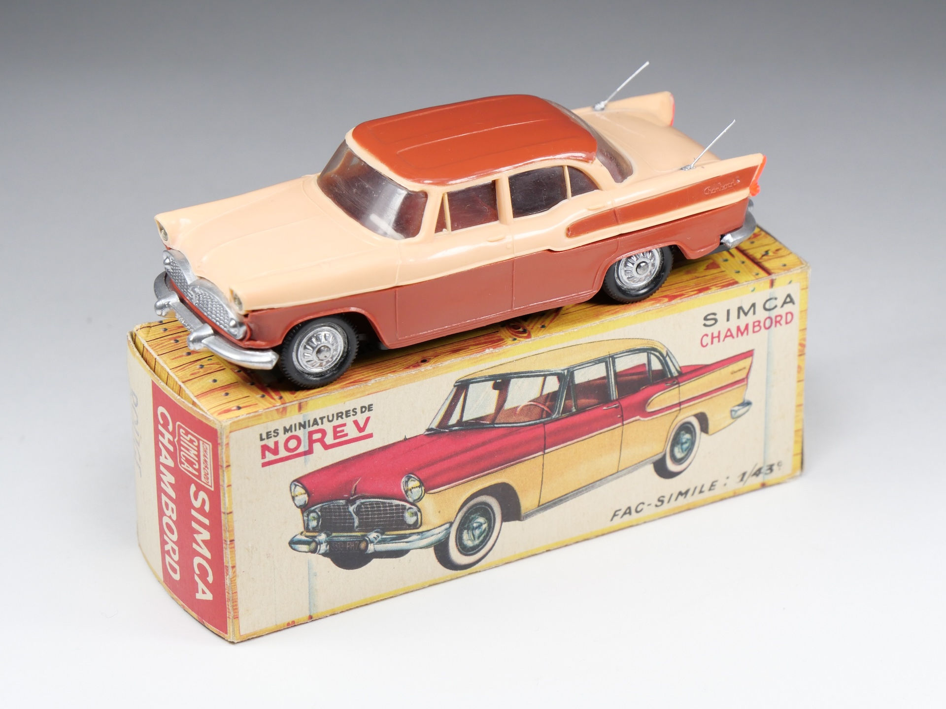 NOREV - 40 - Simca Chambord - Marron et beige rosé - En boite